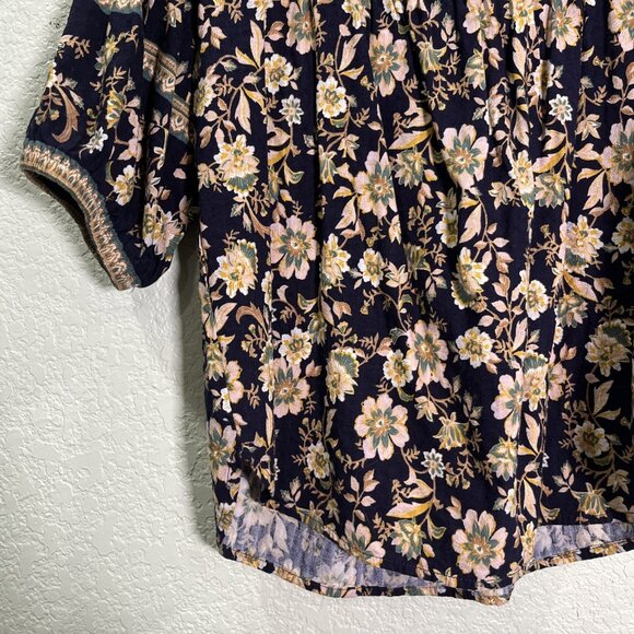 Roan & Ryan Top Womens Sz S Black Floral Peasant Cottage Flutter Sleeve Pleated - Picture 3 of 7